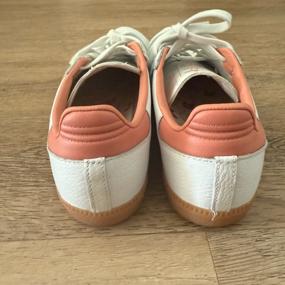 Women’s Adidas Samba - Picture 3 of 8